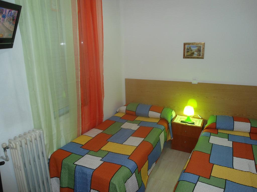 מדריד Hostal Florida מראה חיצוני תמונה
