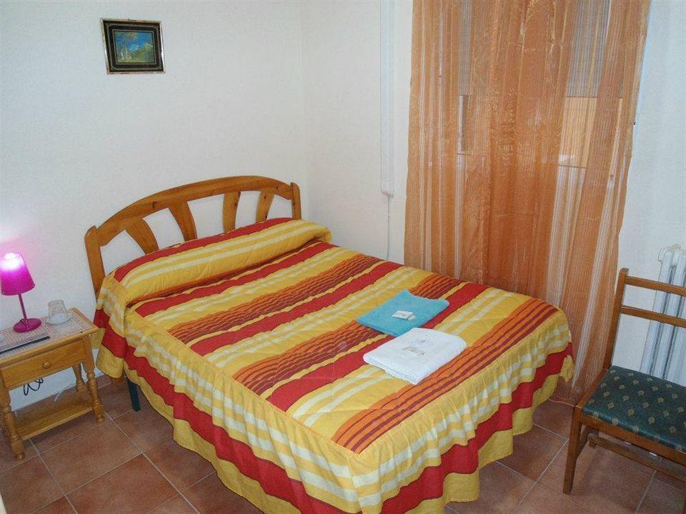 מדריד Hostal Florida מראה חיצוני תמונה