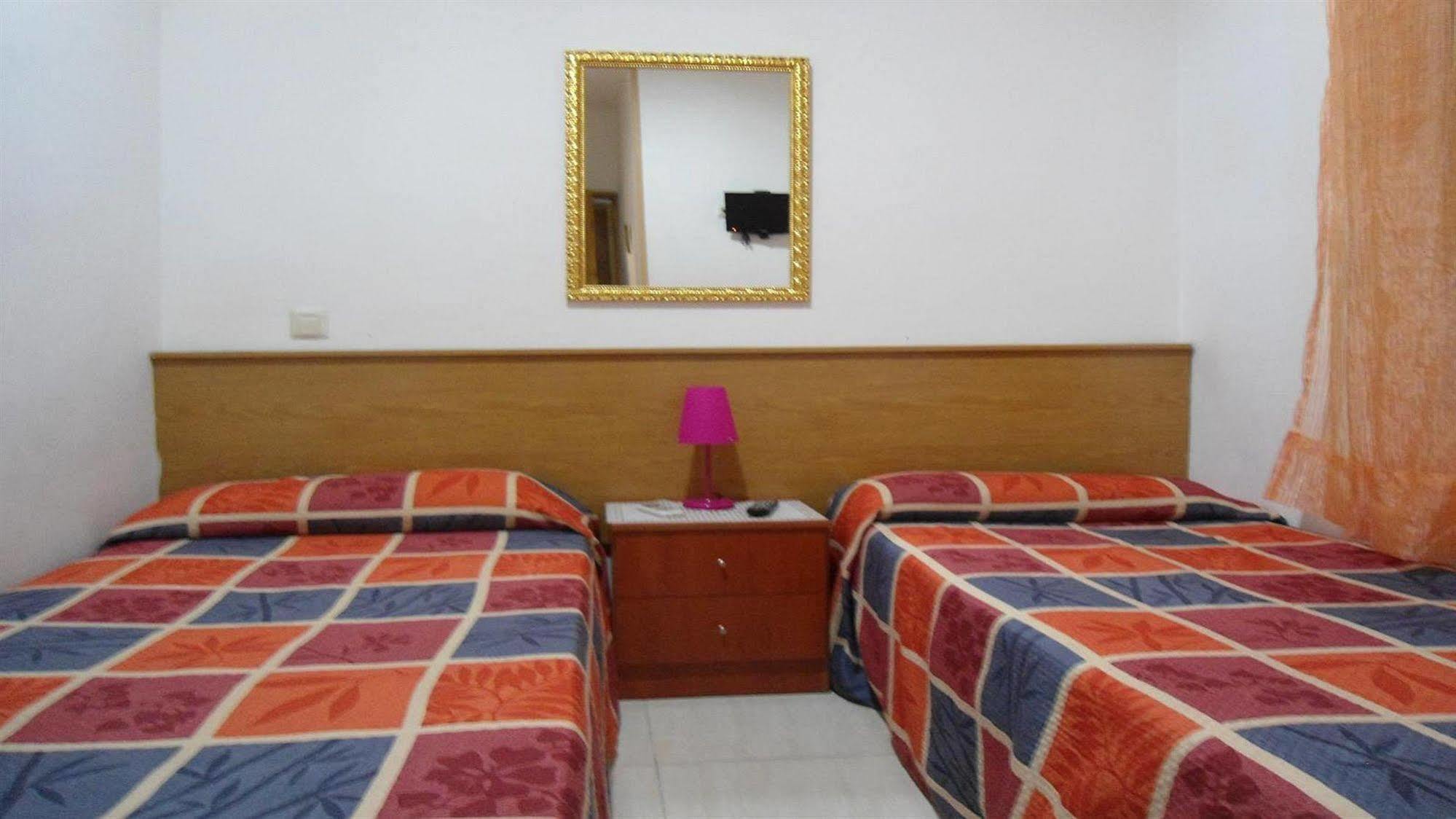 מדריד Hostal Florida מראה חיצוני תמונה